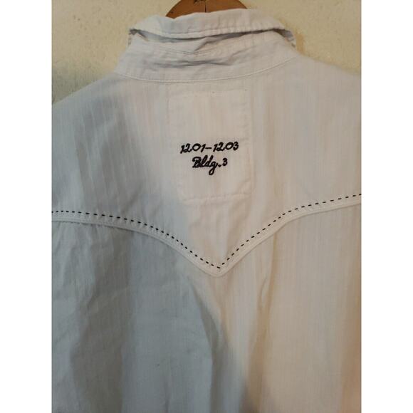 Men's Guess Logo White Shirt Short Sleeves Pockets Button Up Size XL pearl Snap - Picture 12 of 13